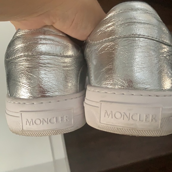 Moncler Ariel silver sneakers - Picture 8 of 11